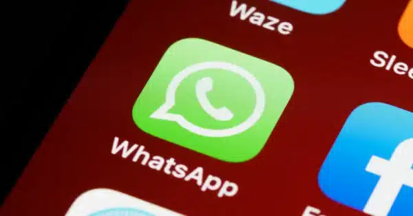 WhatsApp: como usar @todos e novas enquetes com votos anônimos