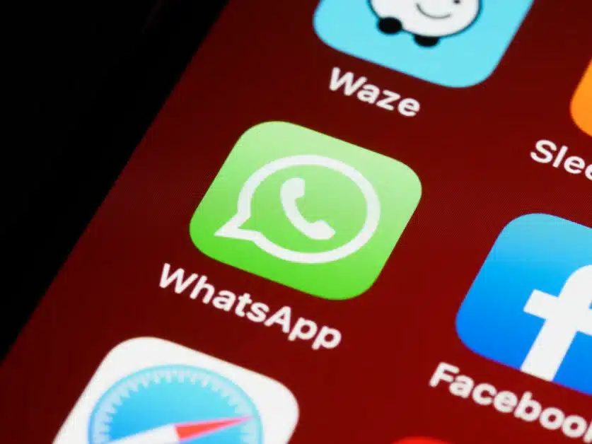 WhatsApp: como usar @todos e novas enquetes com votos anônimos